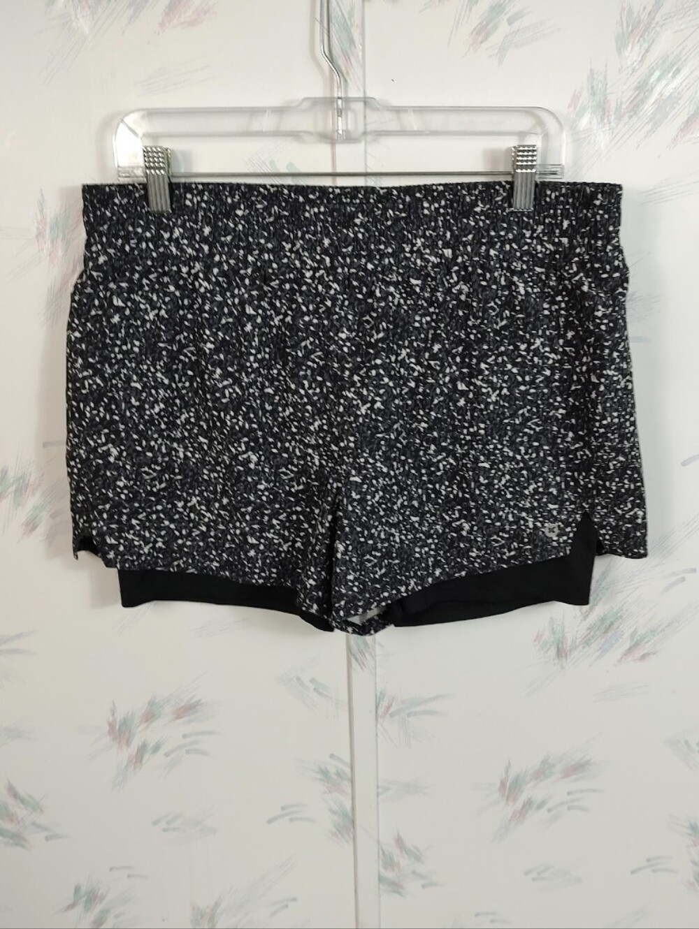RBX Black White Printed Athletic Shorts Large